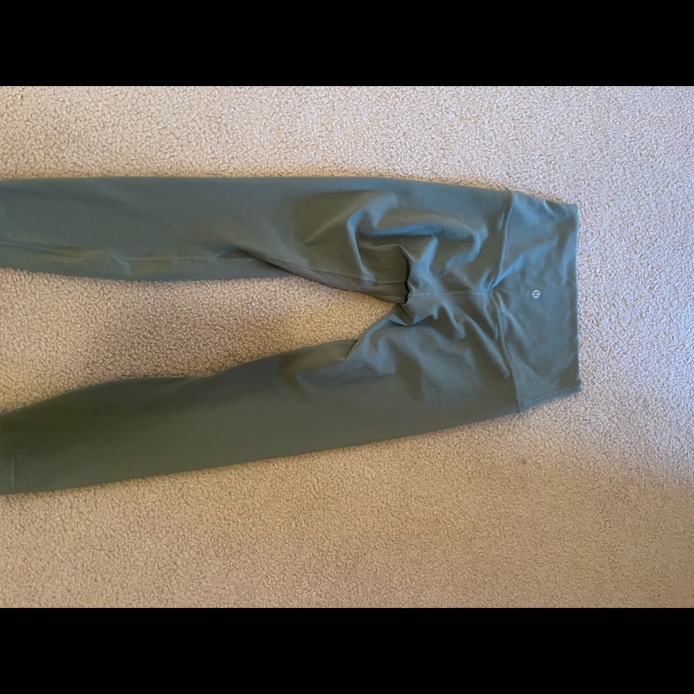 LULULEMON GREEN ALIGN LEGGINGS 25” SIZE 6 WORN ONCE